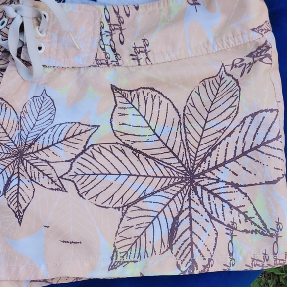 Oakley Boardshorts - Picture 2 of 6